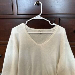 NWOT a new day Cream V-Neck Sweater